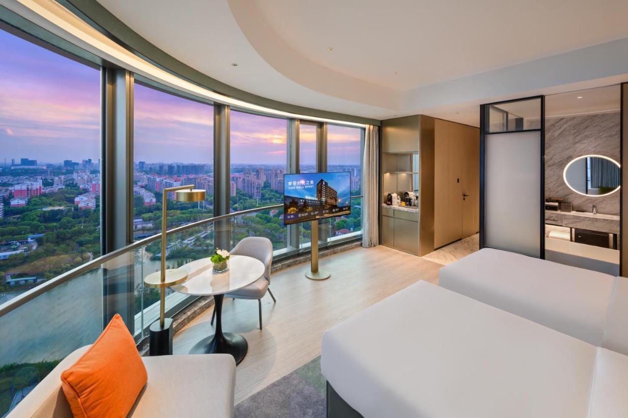 Novotel Caohejing 4*