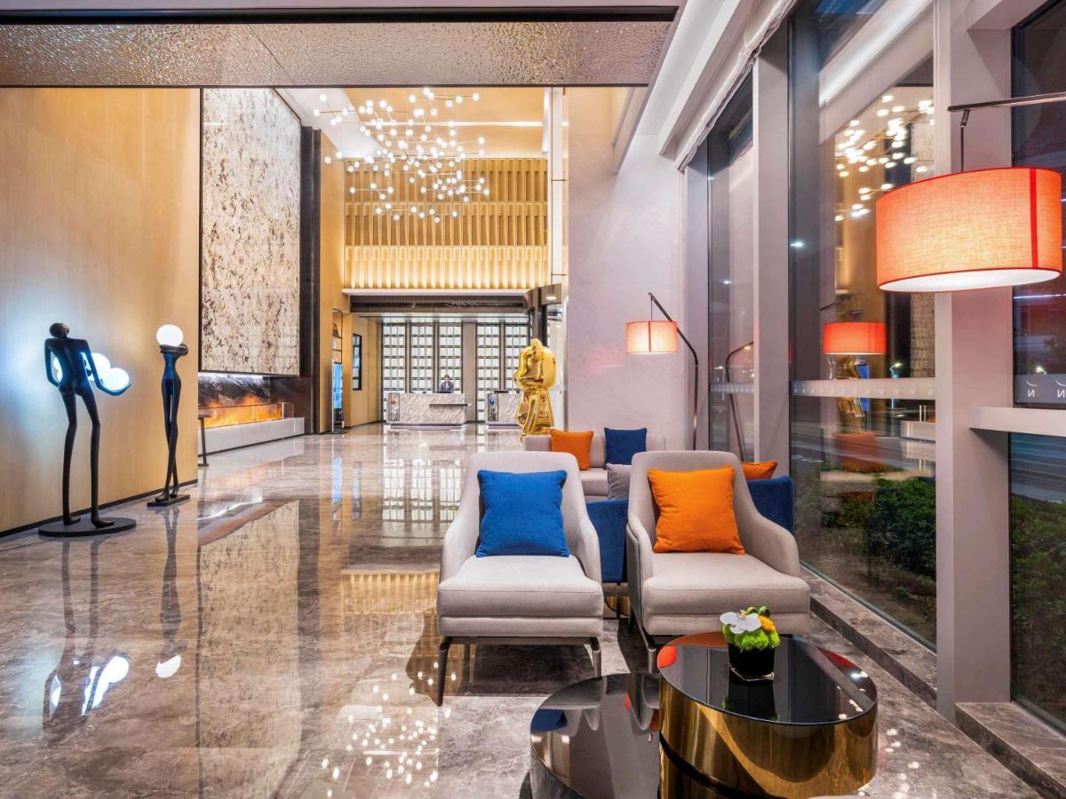 Novotel Caohejing 4*